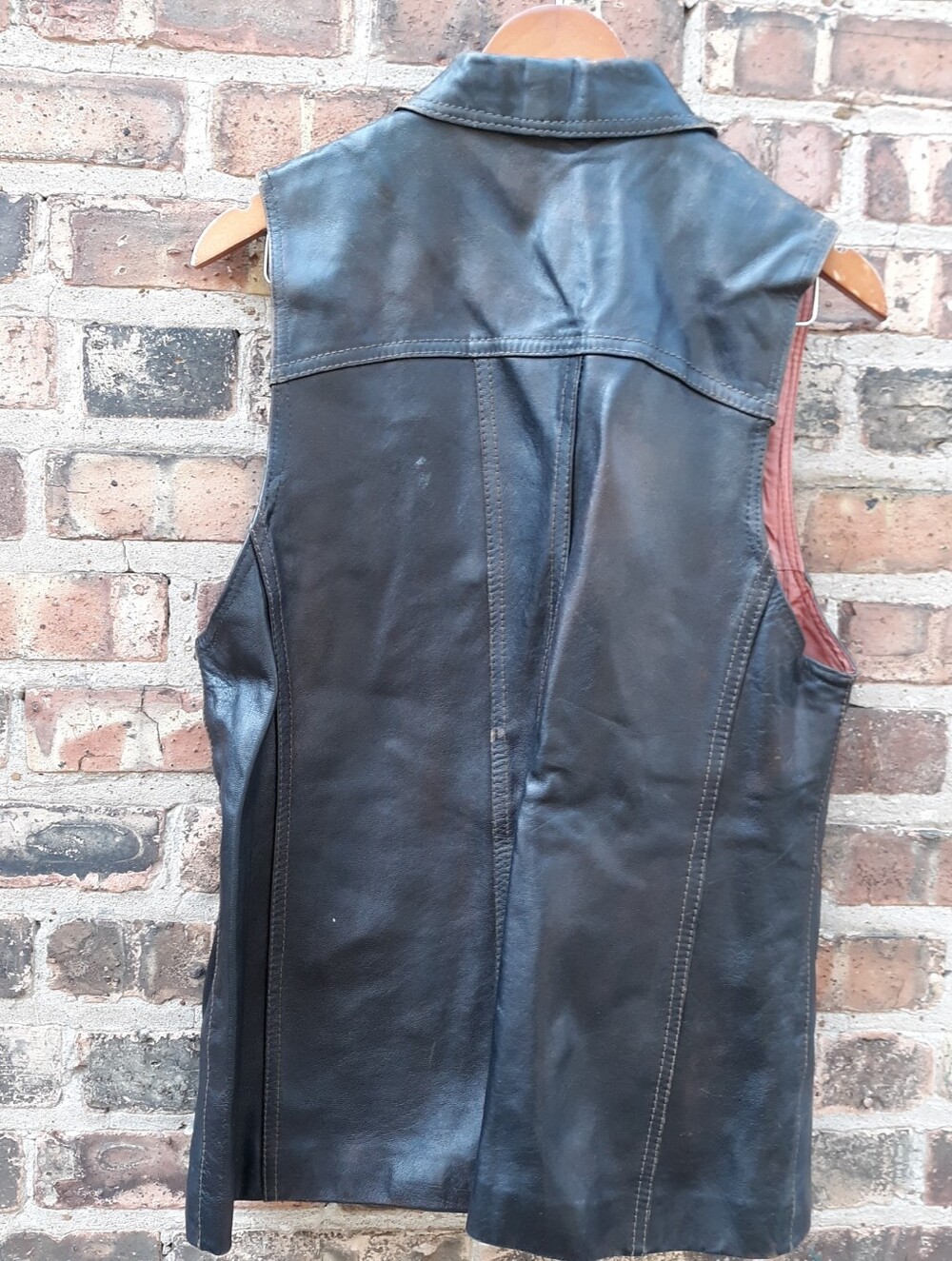 Unbranded Vintage Black Leather Vest Jacket Collared Button Front Sz 44 Flawed - Picture 10 of 15